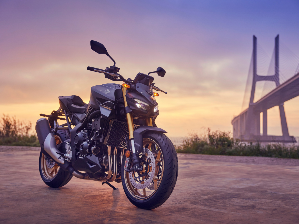 Honda CB1000 Hornet Price in India 2025 | Images, Mileage, Specs